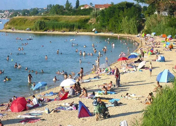 In With Pool Near Sandy