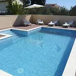 In With Pool Near Sandy Ferienhaus Vrsi
