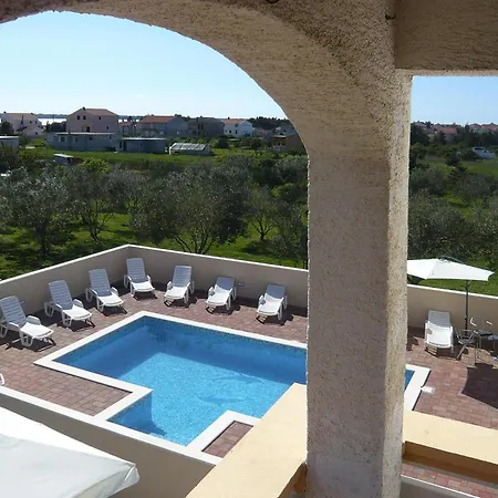 بيت للعطل In With Pool Near Sandy فرسي